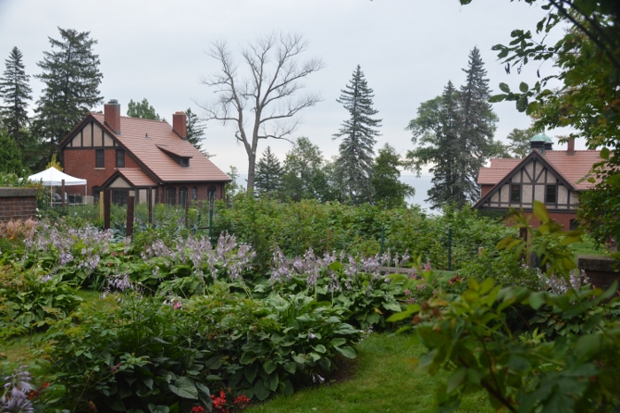 Glensheen Mansion gardens